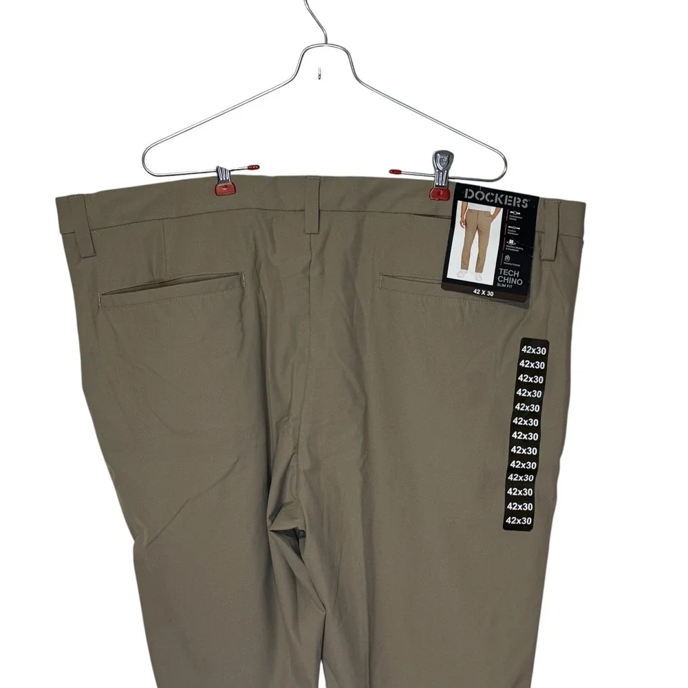 DOCKERS Mens Pants‎ Comfort Waistband Stretch Wicking Slim Fit Khaki 42X30 NWT